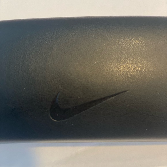 Nike Black Hard Clamshell Case for Sunglass Eyeglass New - Picture 1 of 3